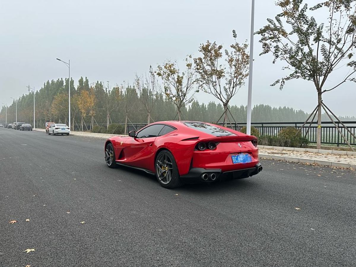 法拉利 812 Superfast  2017款 6.5L 標(biāo)準(zhǔn)型圖片