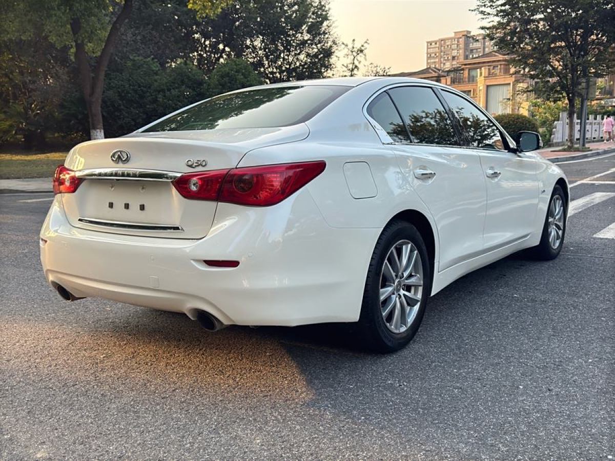 英菲尼迪 Q50  2014款 2.0T 舒適版圖片