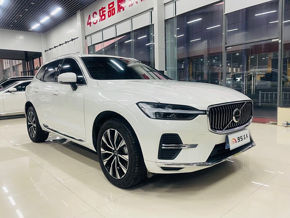 沃爾沃 XC60  2024款 B5 四驅(qū)智遠(yuǎn)豪華版圖片