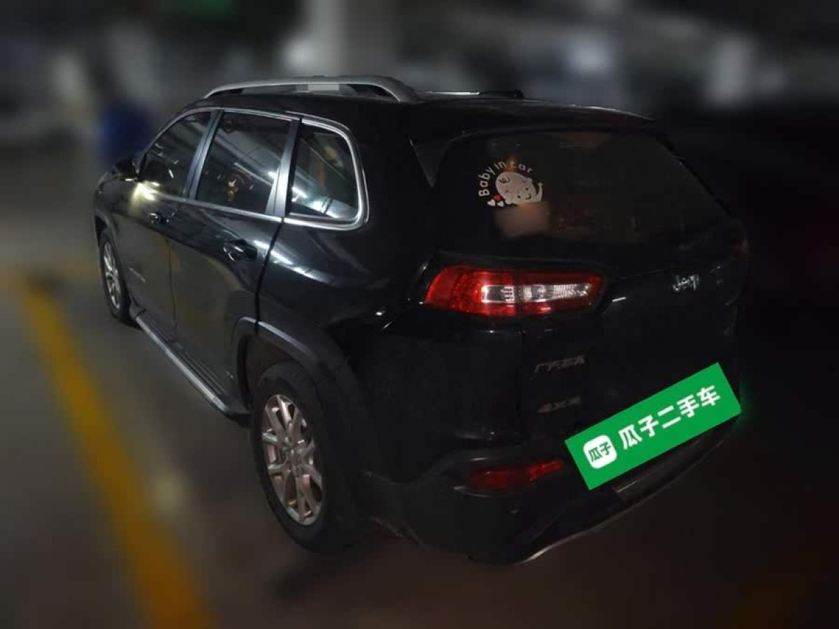 Jeep 自由光  2016款 2.4L 領(lǐng)先版圖片
