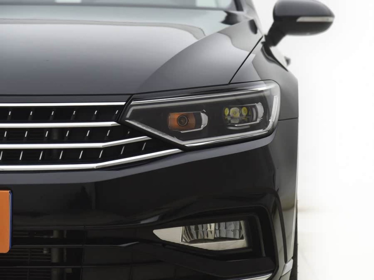大眾 邁騰  2023款 200萬輛紀(jì)念版 330TSI DSG豪華型圖片