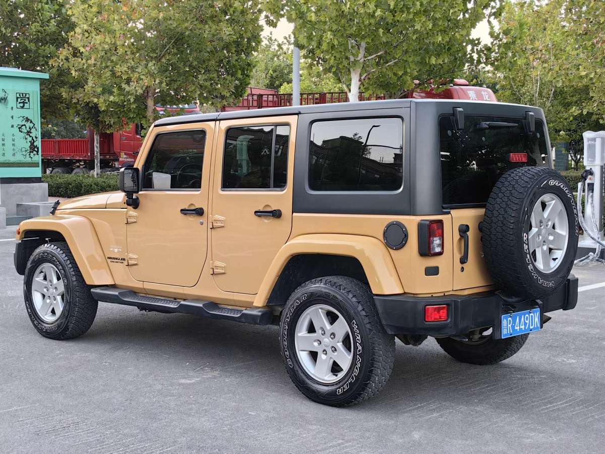 Jeep 牧馬人  2014款 3.0L Sahara 四門版圖片