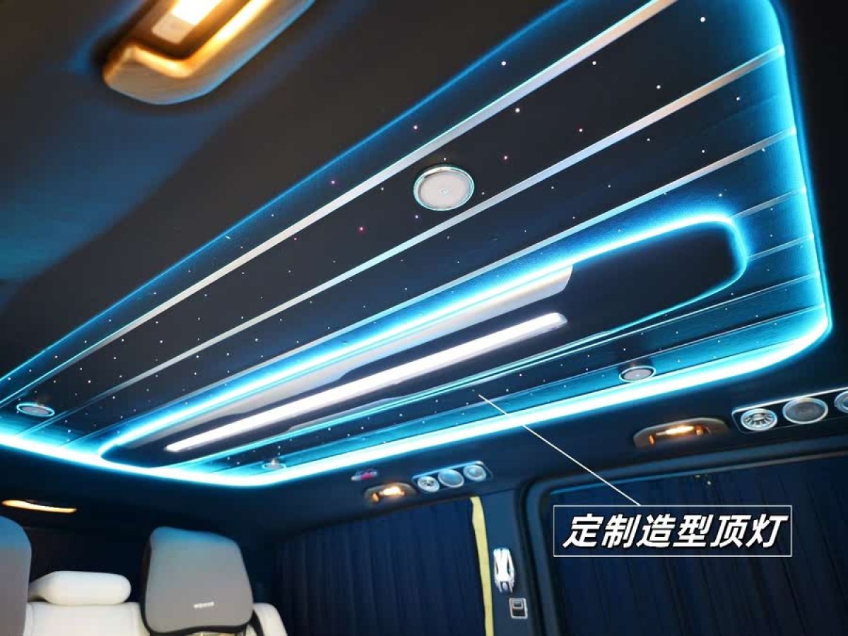 奔馳 威霆  2021款 2.0T 商務(wù)版 7座圖片