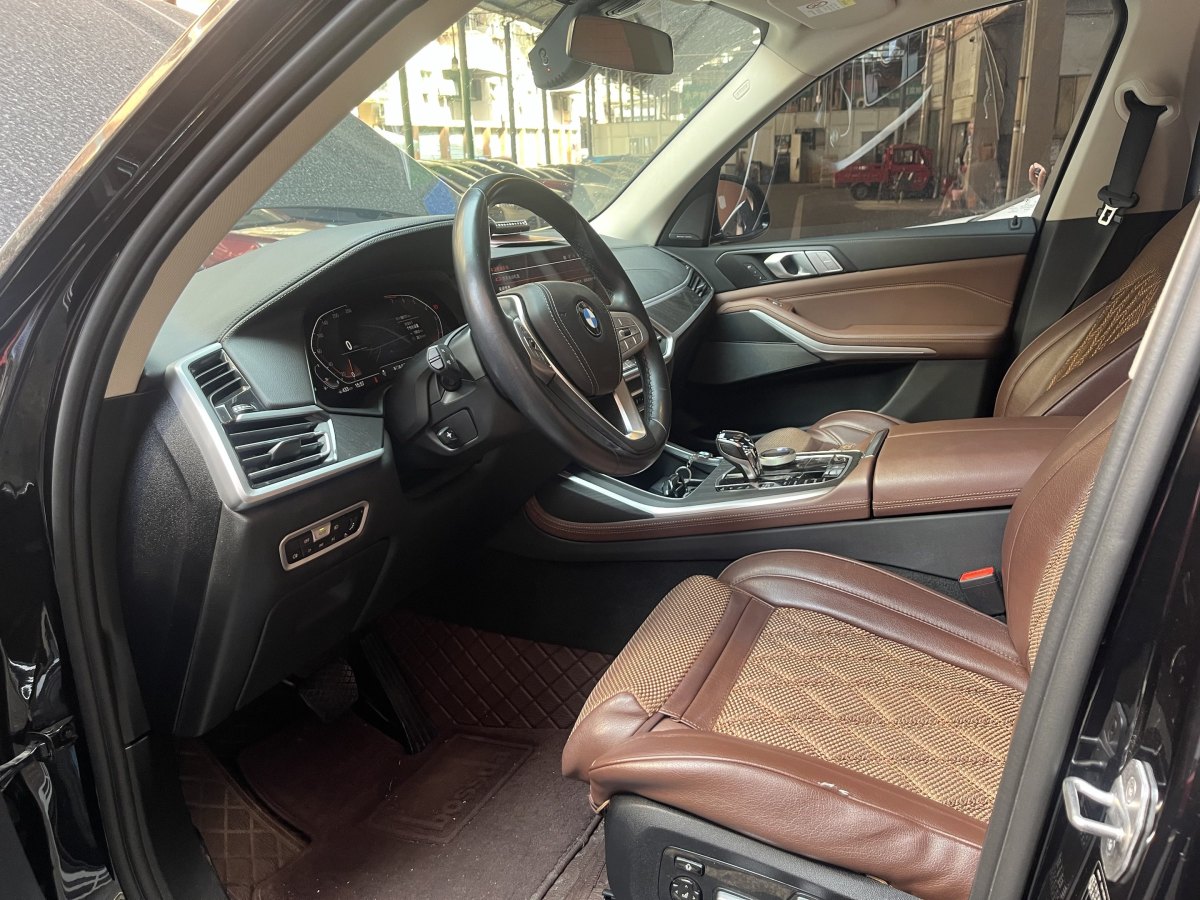 寶馬 寶馬X7  2020款 xDrive40i 領(lǐng)先型豪華套裝圖片
