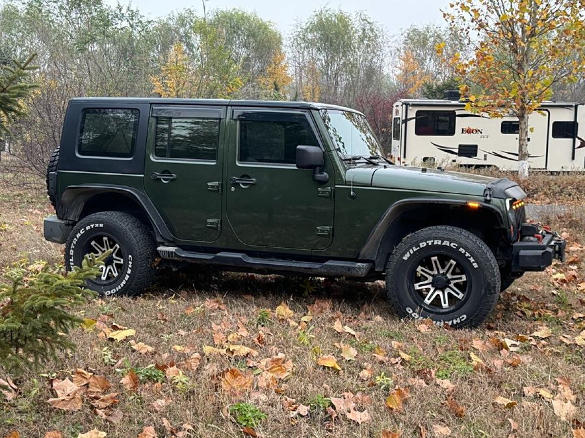 Jeep 牧馬人  2008款 3.8L Sahara 四門(mén)版圖片