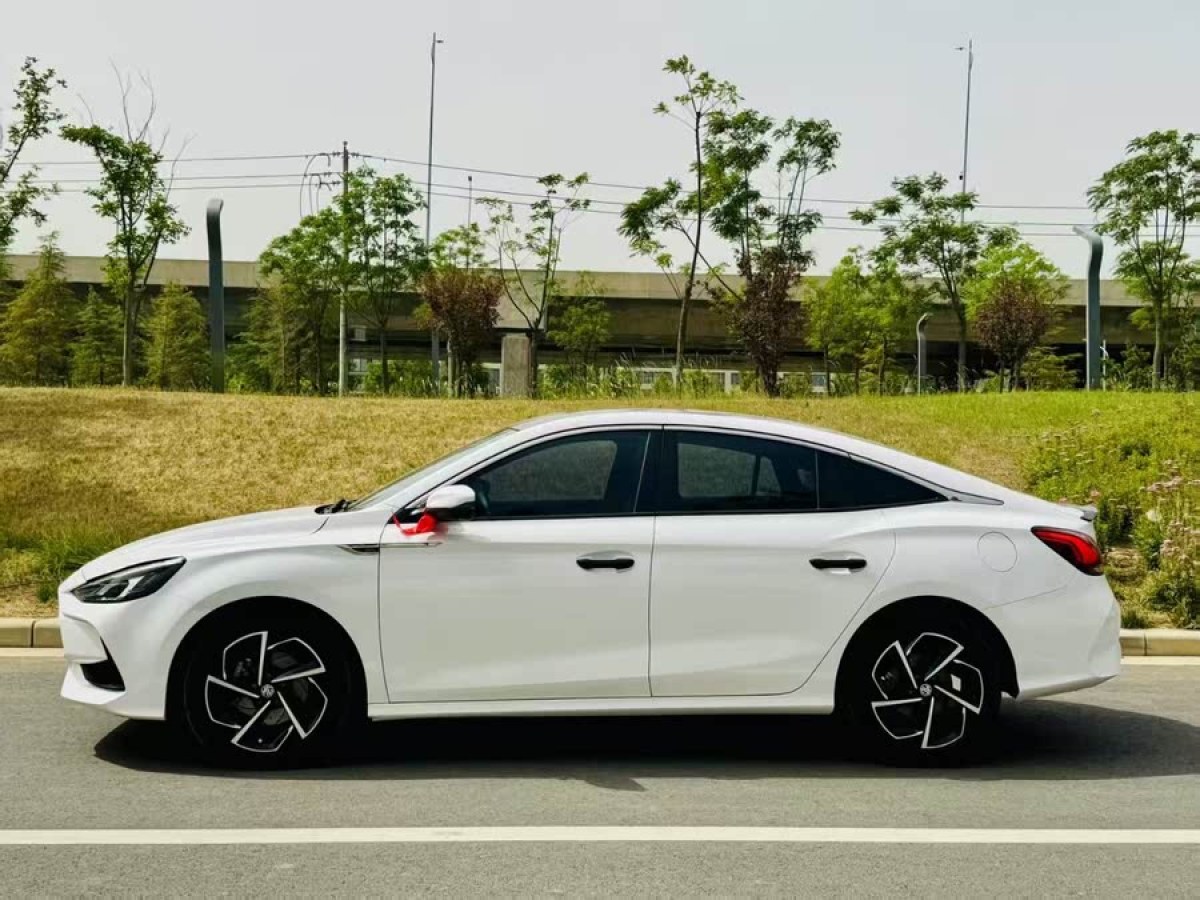 名爵 名爵5  2021款 改款 300TGI DCT青奢豪享版圖片