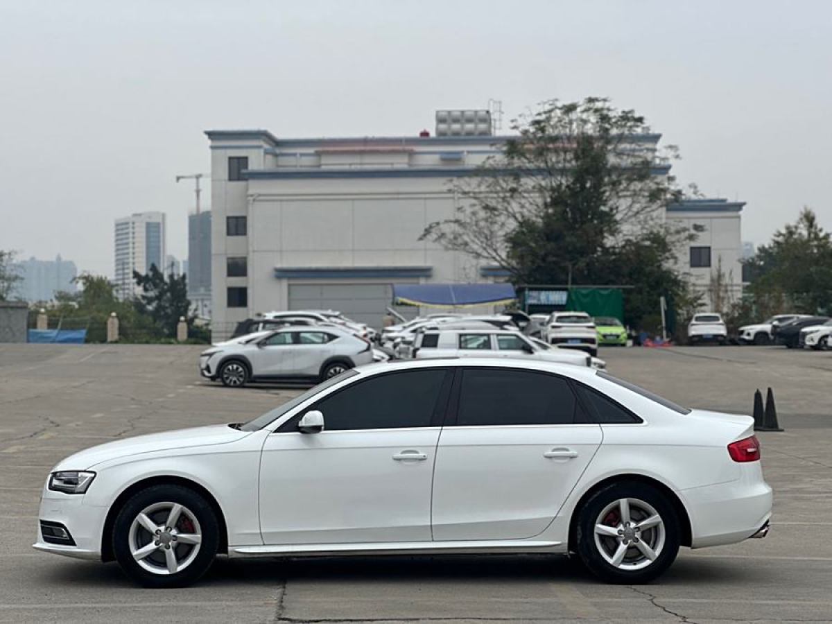 奧迪 奧迪A4L  2015款 35 TFSI 自動標(biāo)準(zhǔn)型圖片