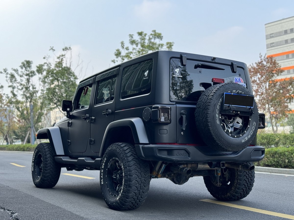 Jeep 牧馬人  2014款 3.0L Sahara 四門版圖片