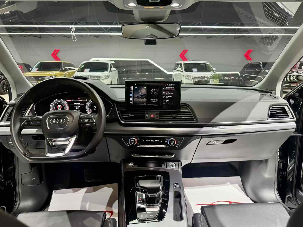 奧迪 奧迪Q5 e-tron  2022款 40 e-tron 星耀型 機甲套裝圖片