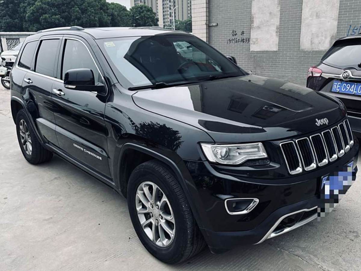 Jeep 大切諾基  2016款 3.0L 精英導(dǎo)航版圖片