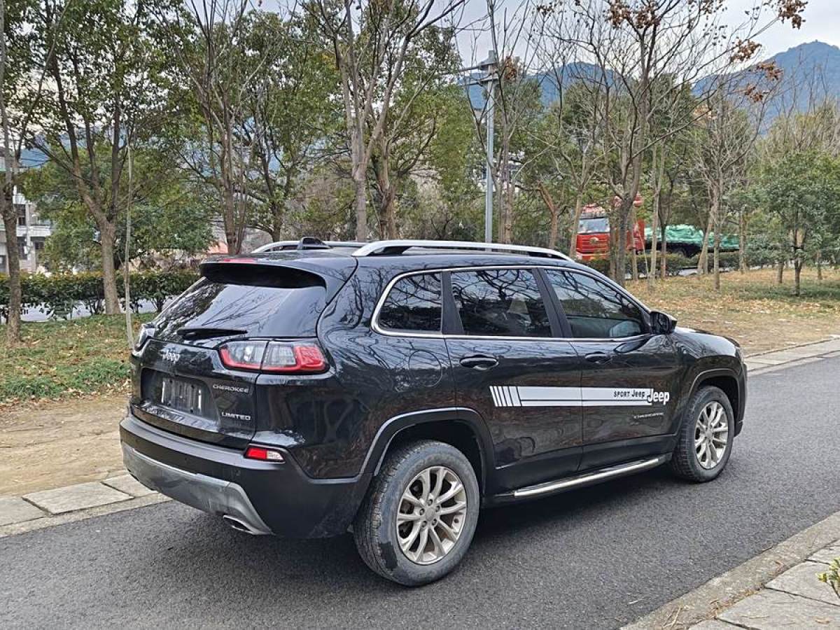 Jeep 自由光  2019款 2.0T 兩驅(qū)智享版 國VI圖片