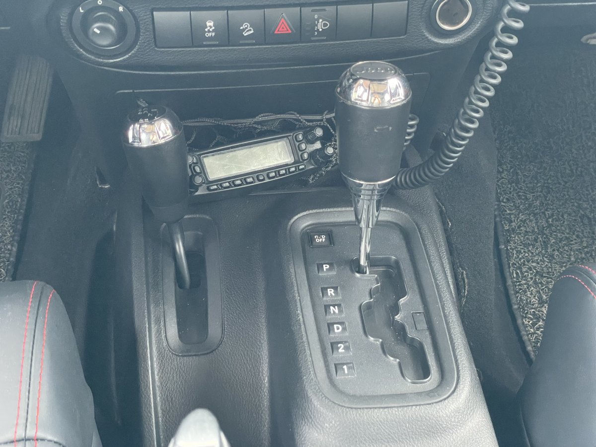 Jeep 牧馬人  2011款 3.8L Sahara 四門版圖片