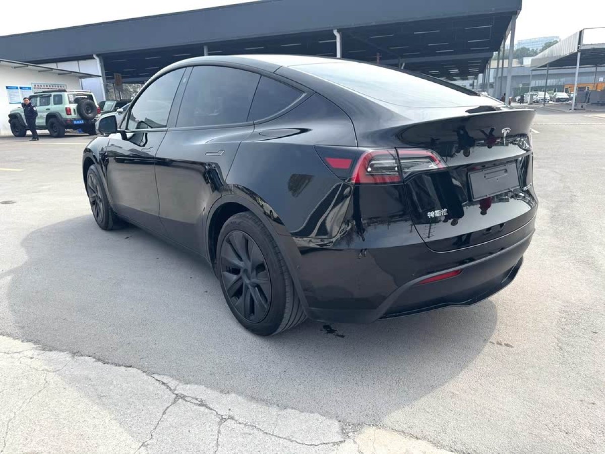 特斯拉 Model Y  2023款 后輪驅(qū)動(dòng)版圖片