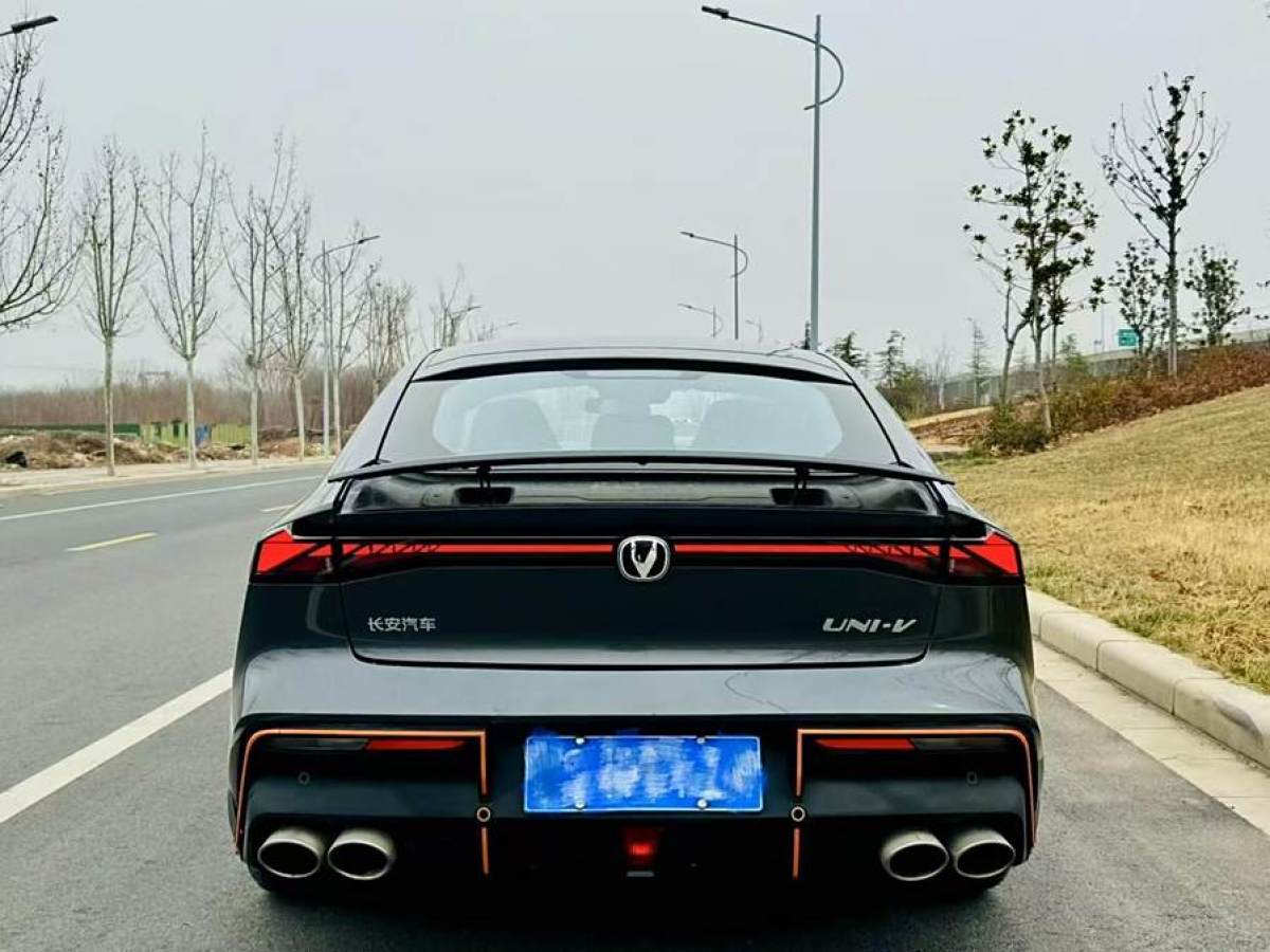 長(zhǎng)安 長(zhǎng)安UNI-V  2023款 1.5T 運(yùn)動(dòng)版圖片