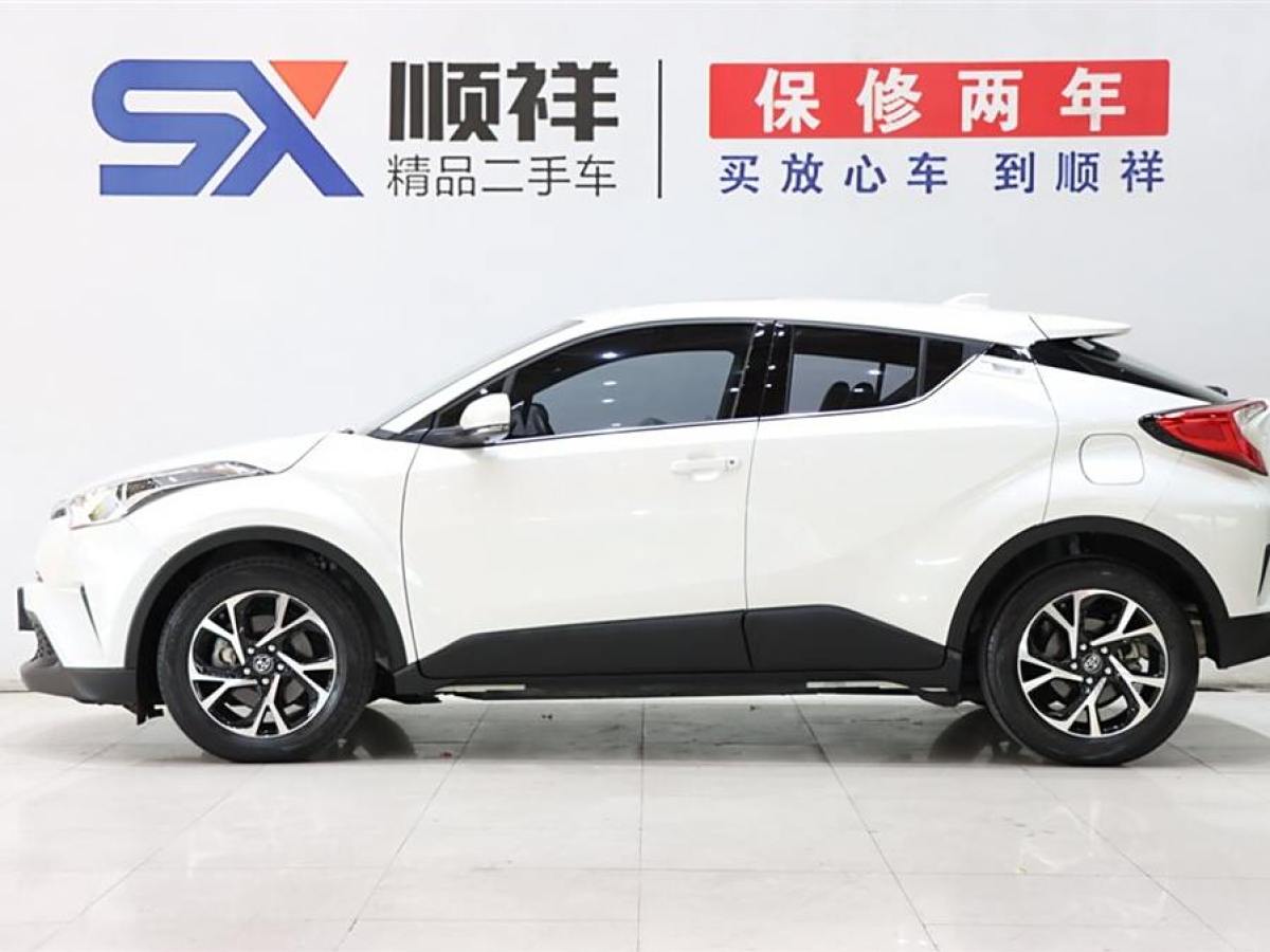 豐田 C-HR  2020款 2.0L 領(lǐng)先版圖片