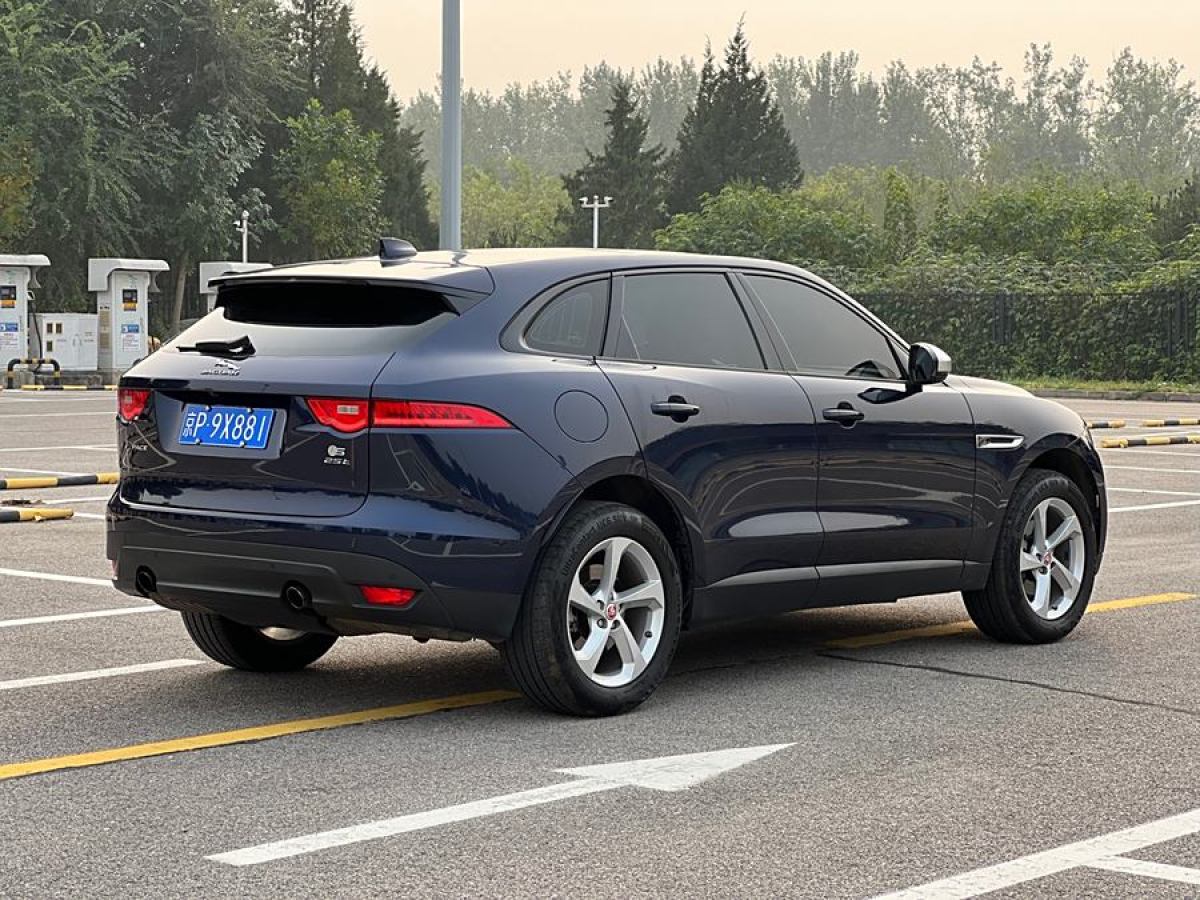 2016年11月捷豹 F-PACE  2016款 2.0T 兩驅(qū)都市尊享版