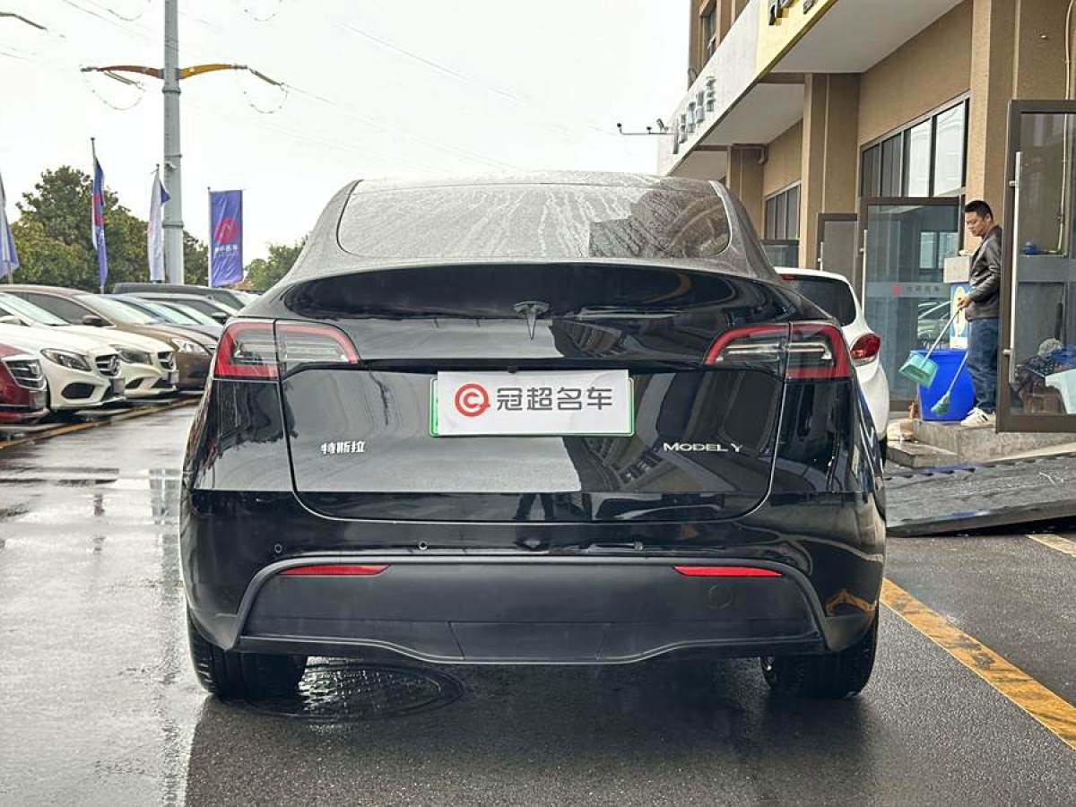 特斯拉 Model Y  2021款 改款 標(biāo)準(zhǔn)續(xù)航后驅(qū)升級(jí)版圖片