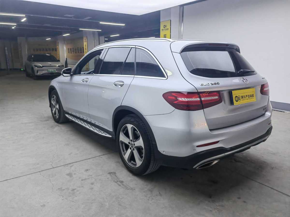 奔馳 奔馳GLC  2017款 GLC 260 4MATIC 動(dòng)感型圖片