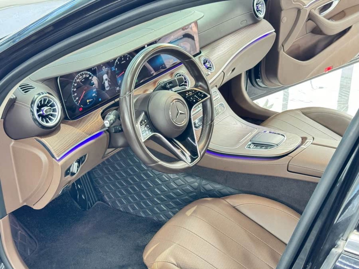 奔馳 奔馳E級(jí)  2021款 改款 E 300 L 豪華型圖片