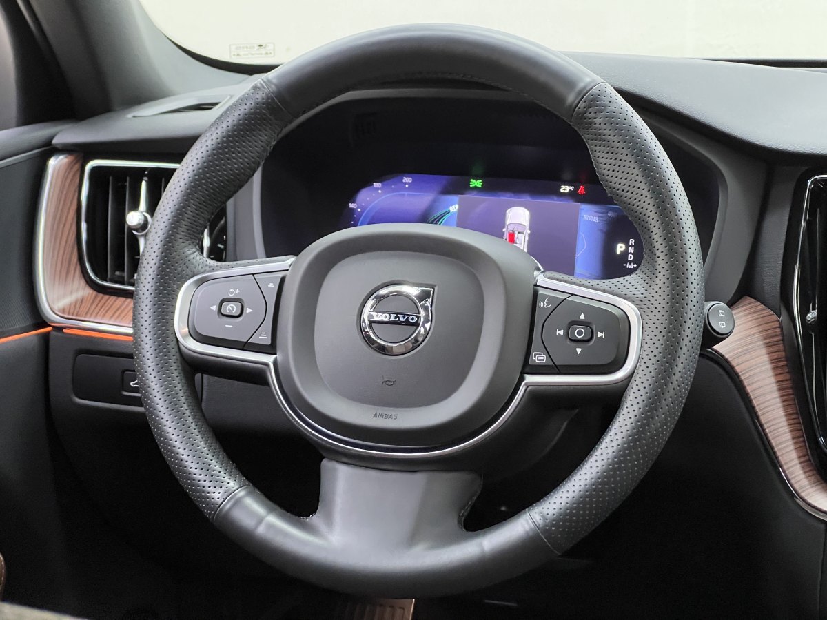 沃爾沃 XC60  2023款 B5 四驅智逸豪華版圖片