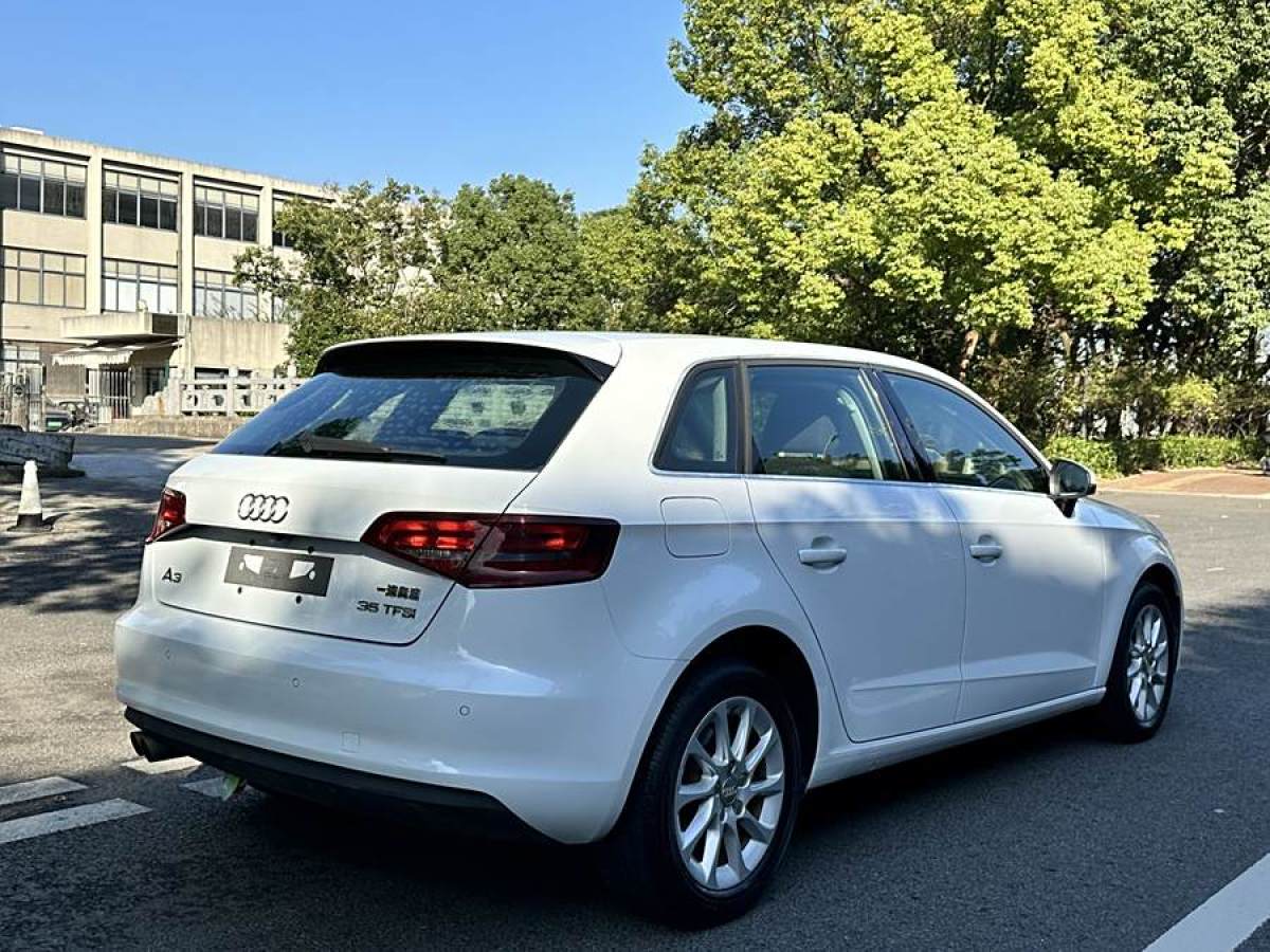 奧迪 奧迪A3  2014款 Sportback 35 TFSI 自動進(jìn)取型圖片