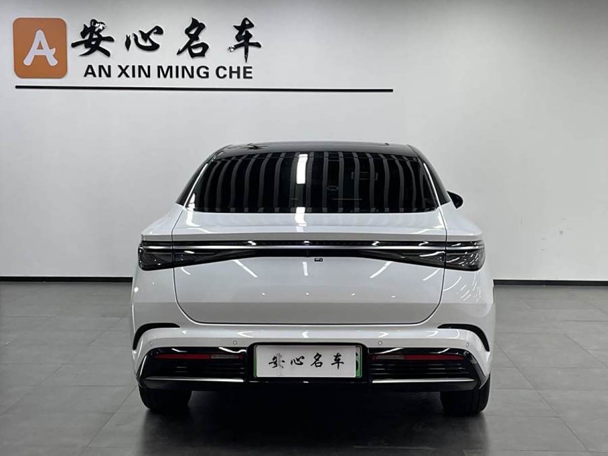 比亞迪 海豹  2023款 DM-i 1.5L 121km 尊貴型圖片