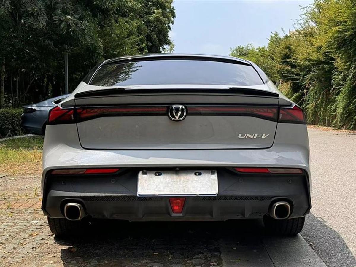 長(zhǎng)安 長(zhǎng)安UNI-V  2022款 1.5T 尊貴型圖片