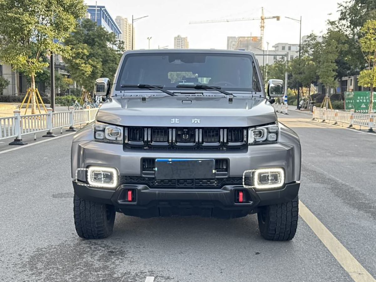 北京 BJ40  2023款 2.0T 自動四驅(qū)環(huán)塔冠軍版圖片