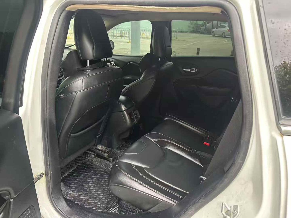 Jeep 自由光  2015款 2.4L 精英版圖片