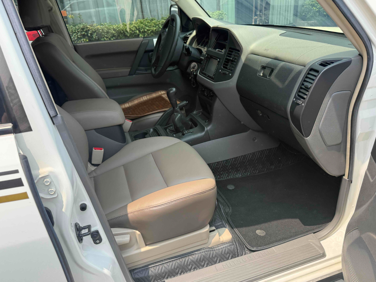 三菱 帕杰羅  2011款 V73 3.0L MT GL圖片
