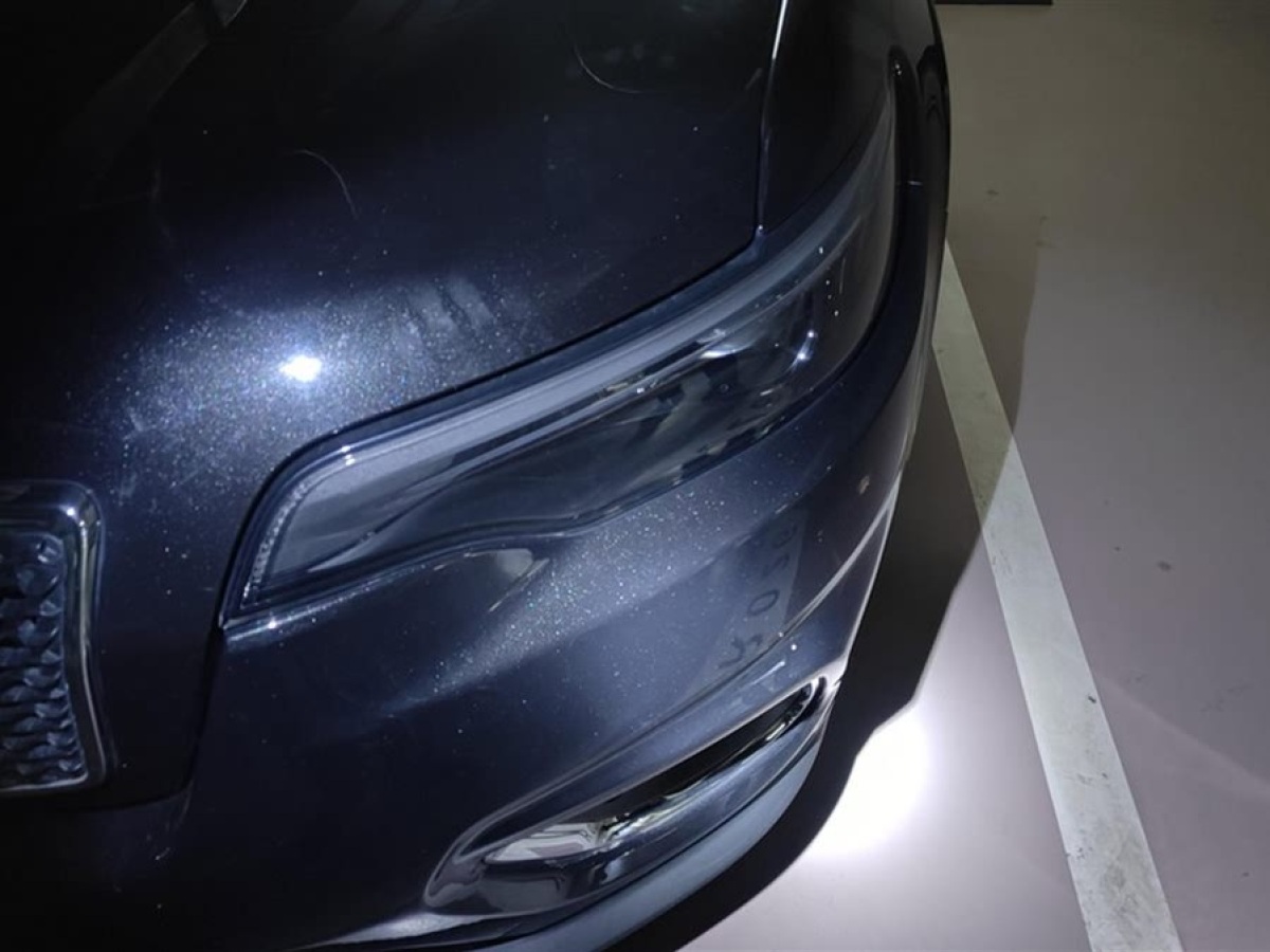 Jeep 自由光  2019款 2.0T 四驅(qū)探享版+自動駕駛智慧包圖片