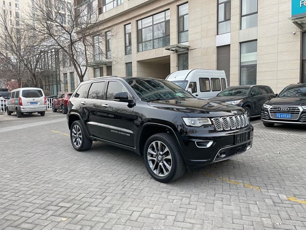 Jeep 大切諾基  2019款 3.6L 豪華導(dǎo)航版圖片