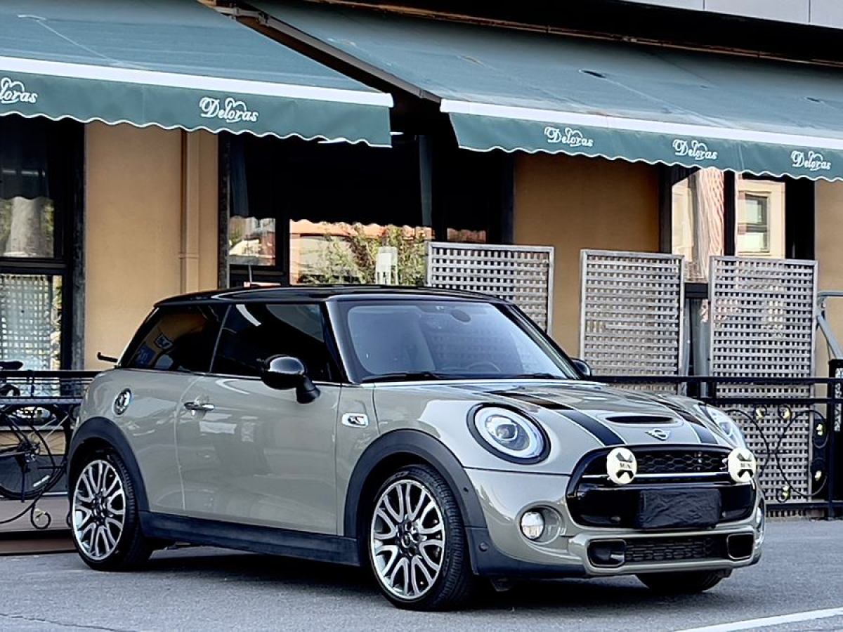 MINI CLUBMAN  2018款 2.0T COOPER S 藝術(shù)家圖片