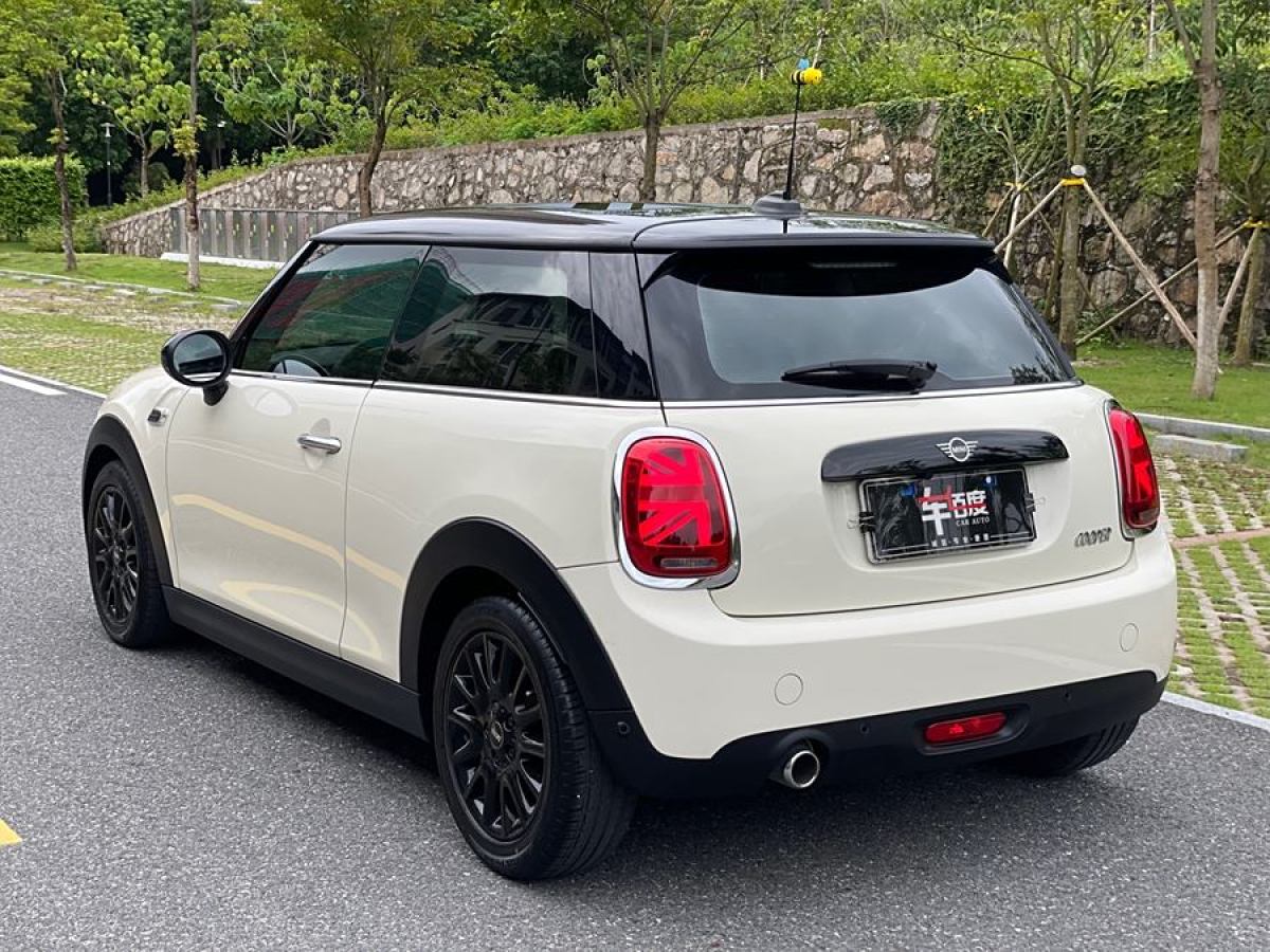 MINI COUNTRYMAN  2018款 1.5T COOPER 經(jīng)典派圖片