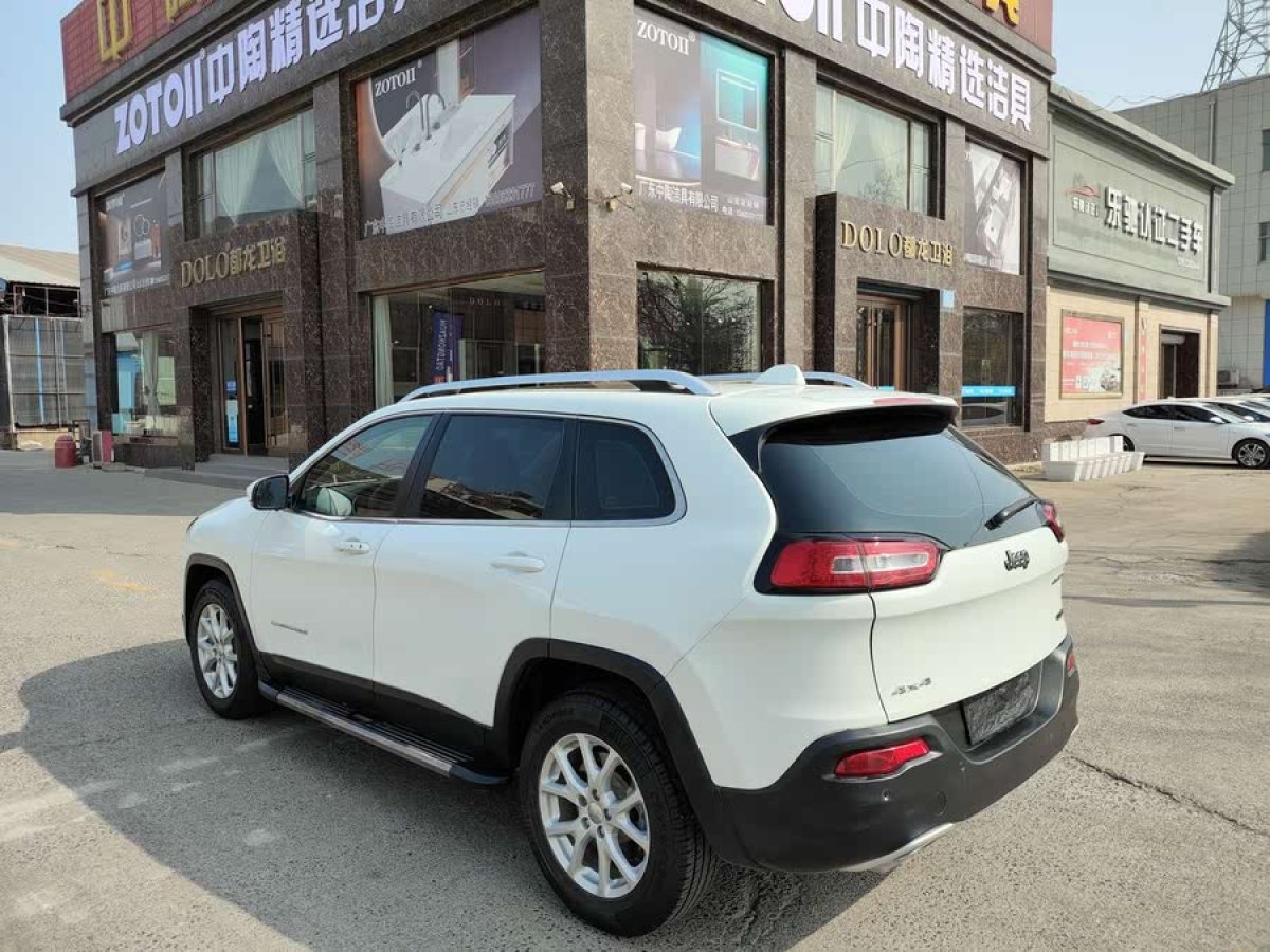 Jeep 自由光  2016款 2.4L 專業(yè)智能版圖片