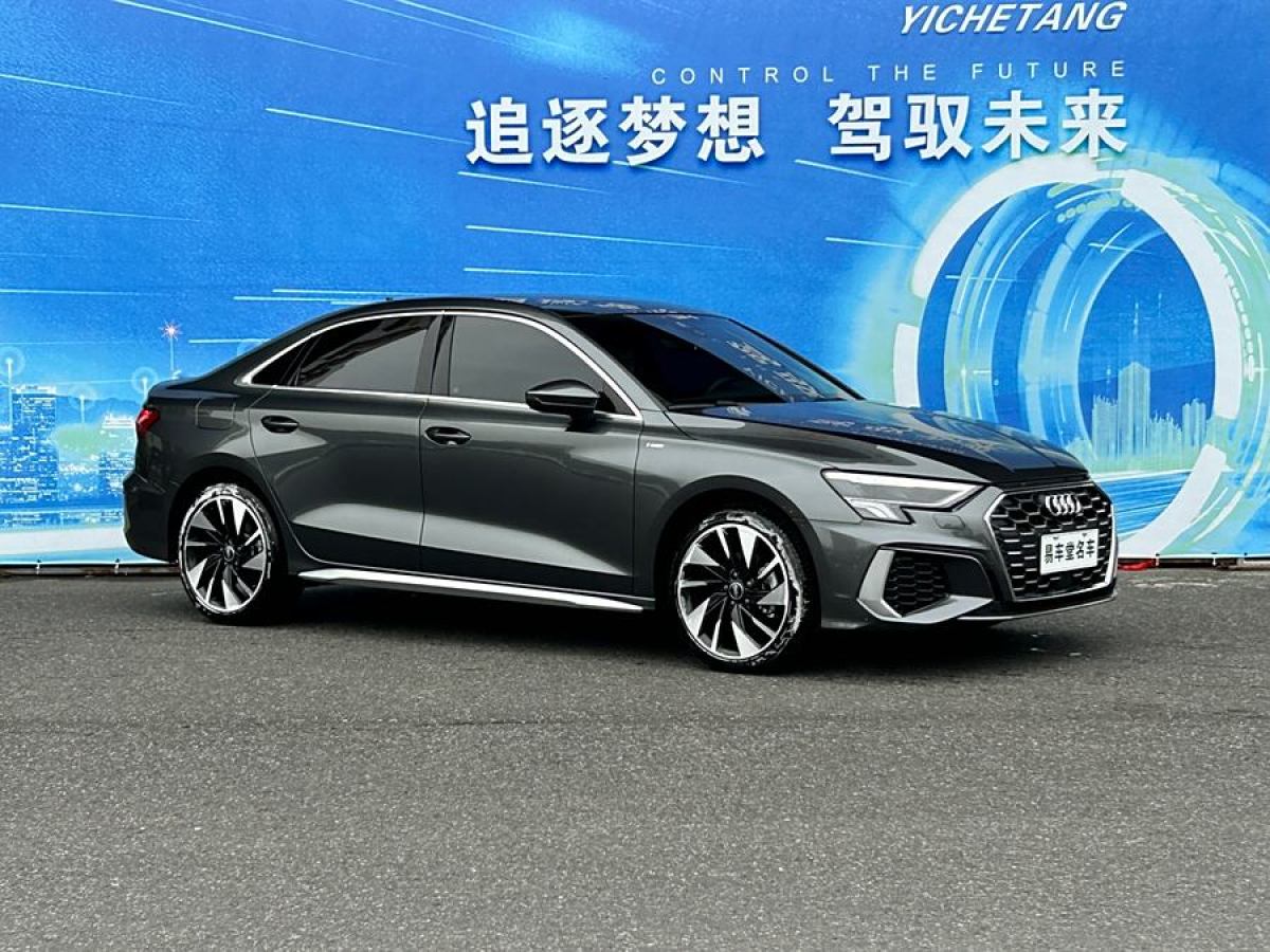 奧迪 奧迪A3  2024款 A3L Limousine 35 TFSI 時(shí)尚運(yùn)動(dòng)型圖片