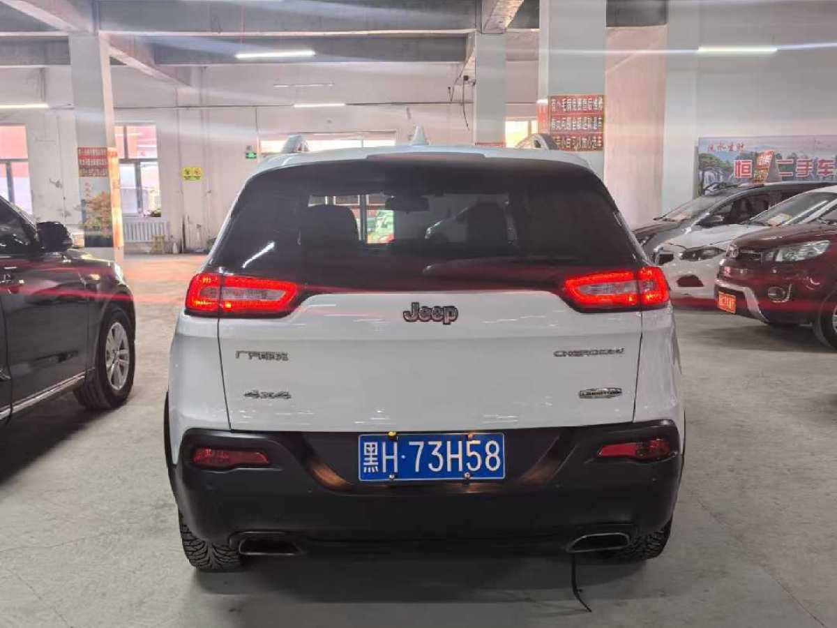 Jeep 自由光  2016款 2.4L 領(lǐng)先版圖片