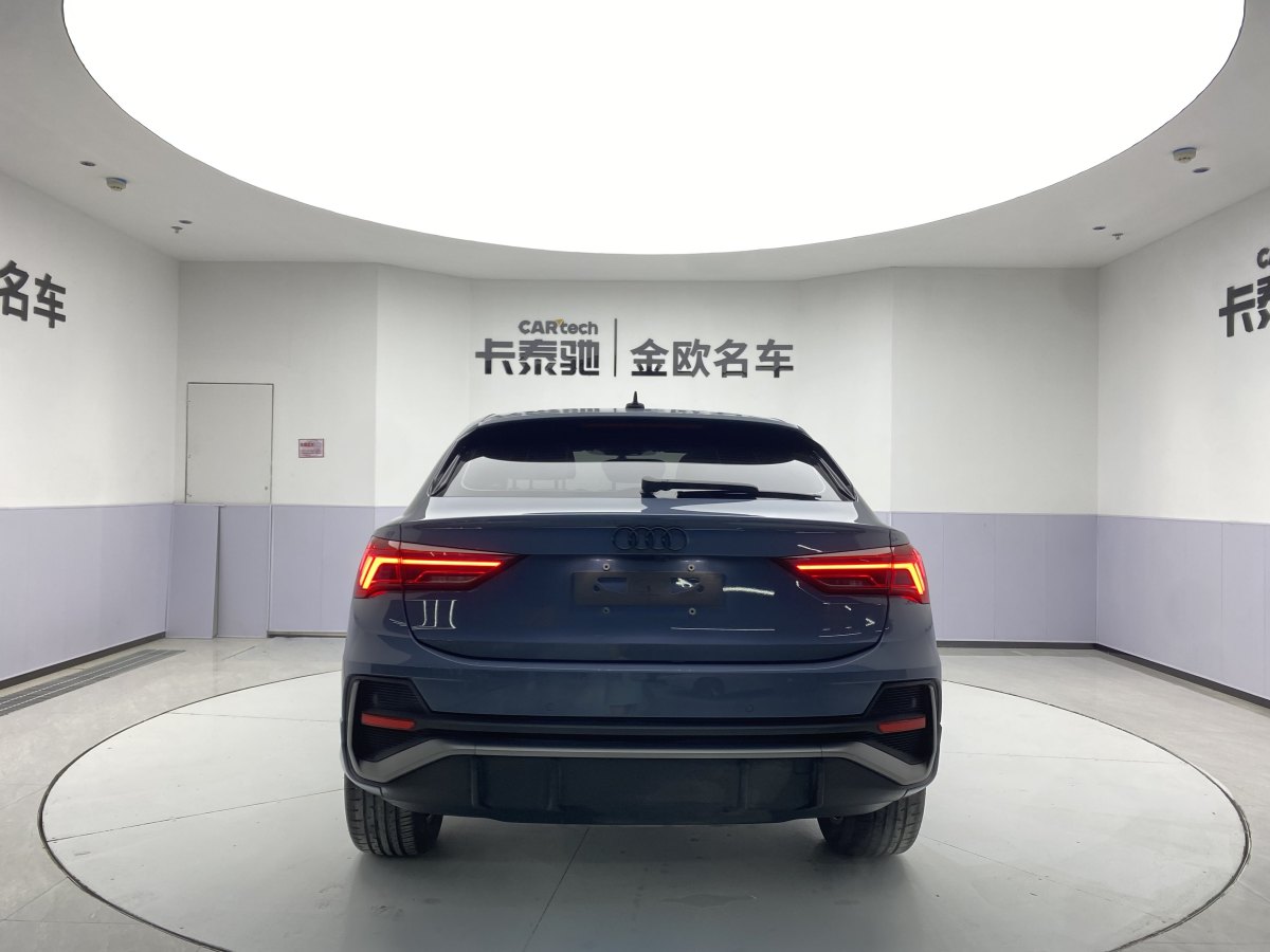 2022年2月奧迪 奧迪Q3  2022款 40 TFSI RS套件燃速型