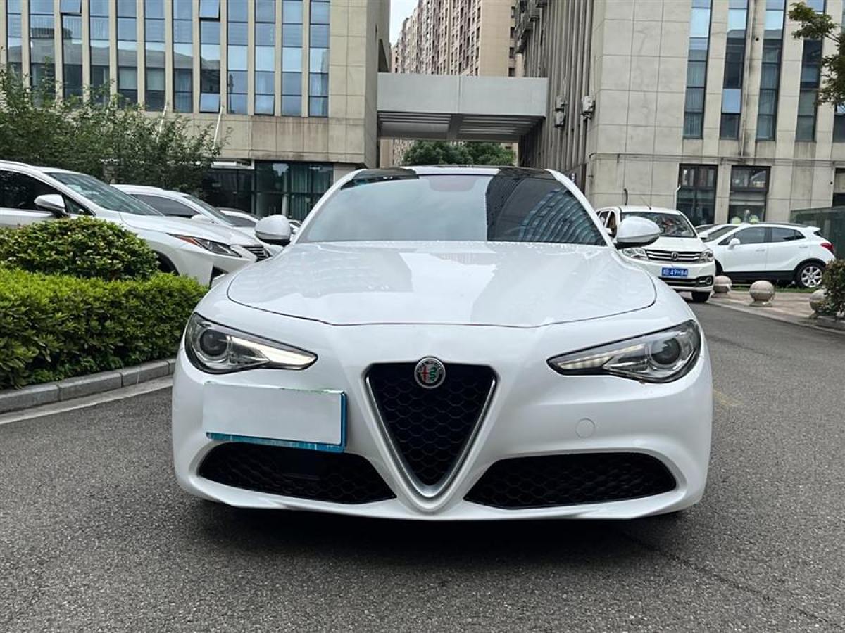 阿爾法·羅密歐 Giulia  2017款 2.0T 200HP 豪華版圖片