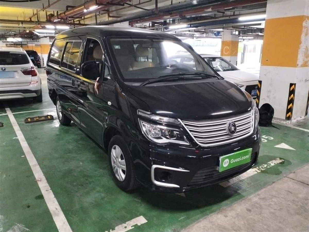 東風(fēng)風(fēng)行 菱智  2021款 M5L 2.0L 手動(dòng)實(shí)用型 7座圖片