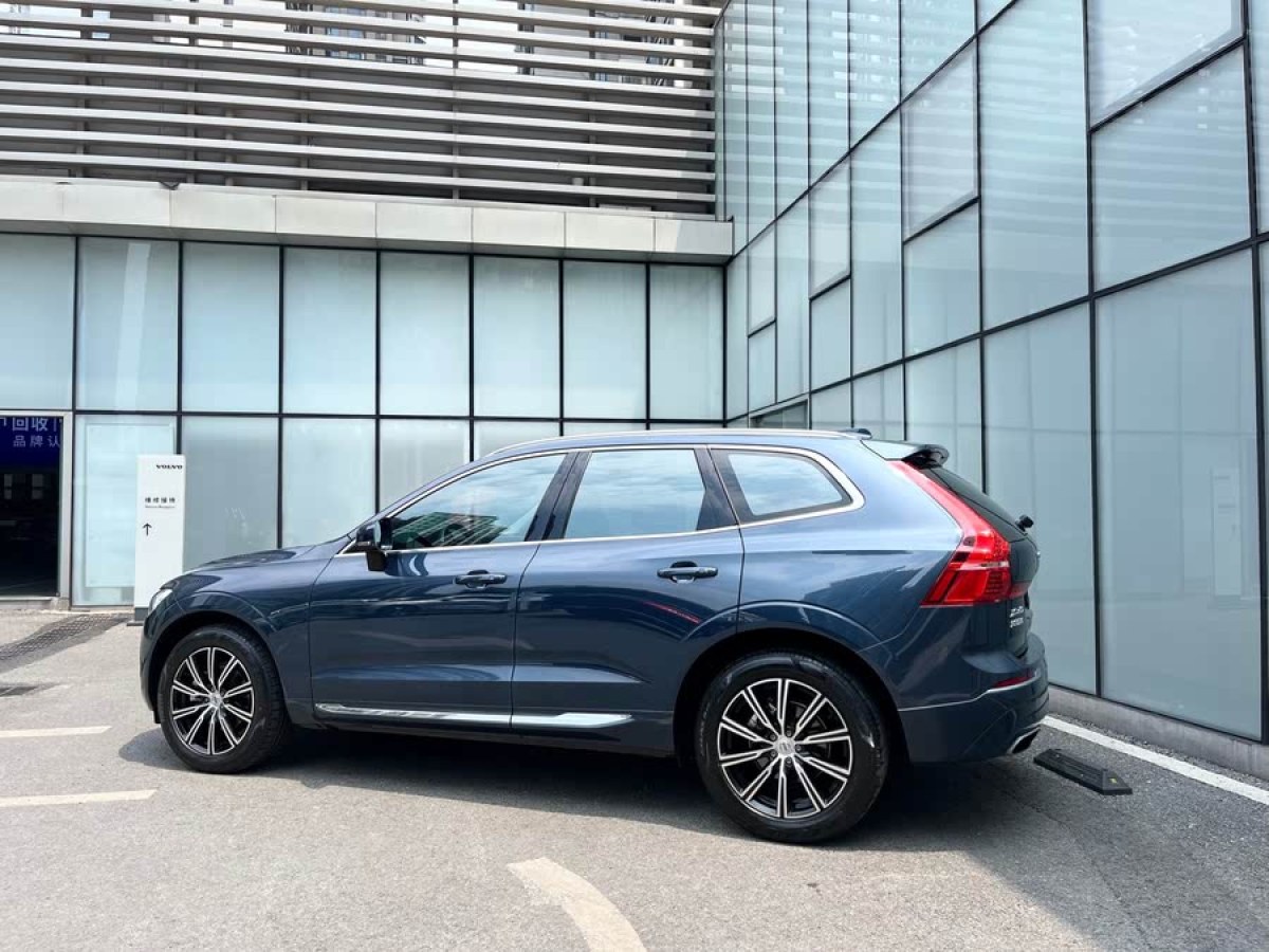 沃爾沃 XC60  2021款 T5 四驅(qū)智遠(yuǎn)豪華版圖片