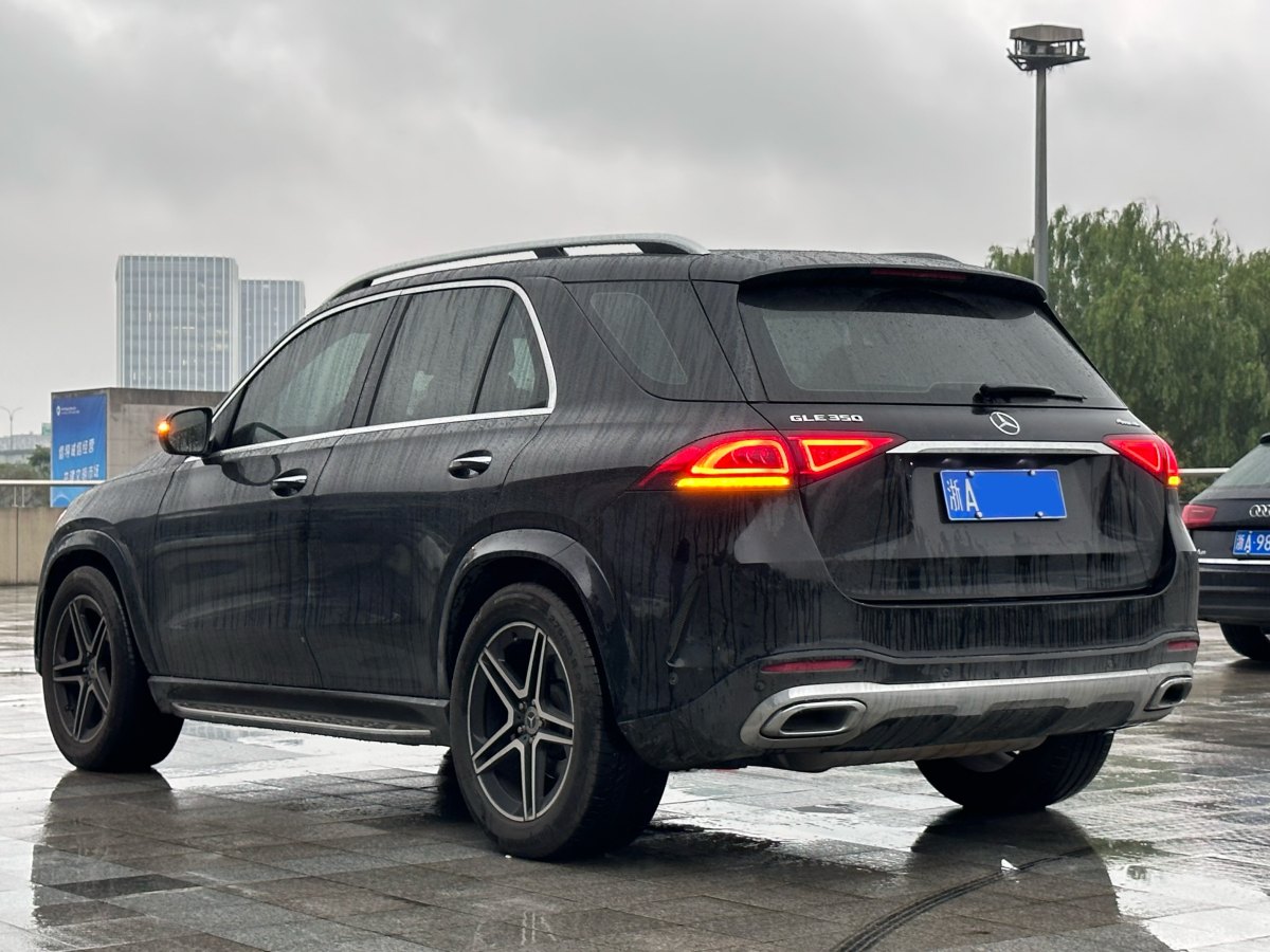 奔馳 奔馳GLE  2023款 GLE 350 4MATIC 時(shí)尚型圖片