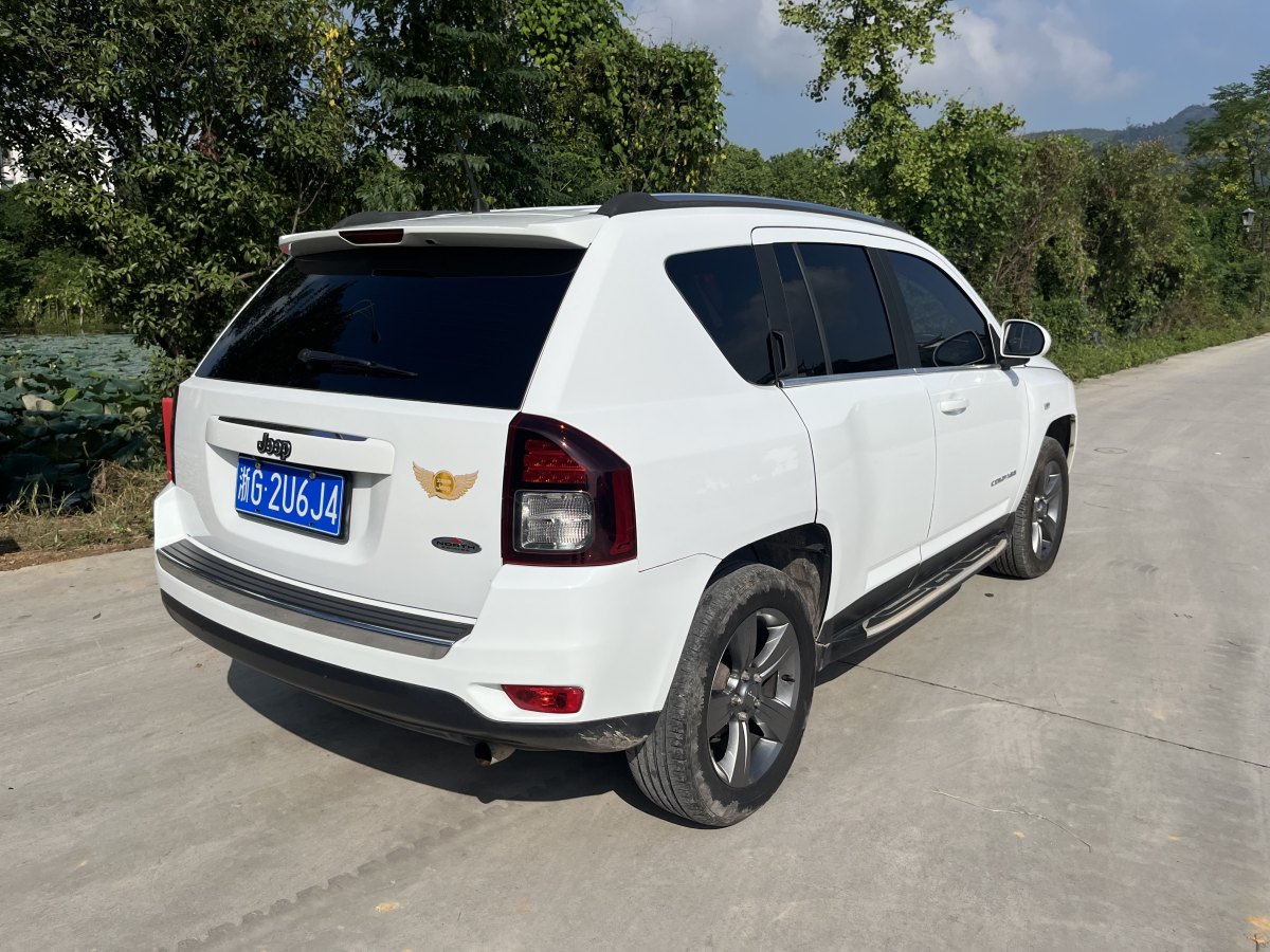 Jeep 指南者  2014款 改款 2.4L 四驅(qū)舒適版圖片