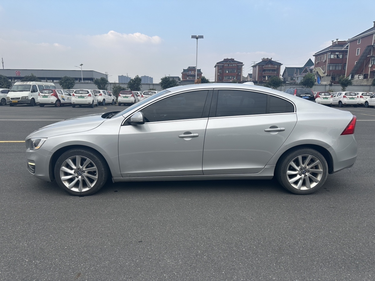 沃爾沃 S60  2014款 S60L 2.0T 智遠(yuǎn)版圖片