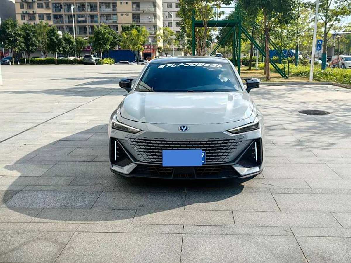 長(zhǎng)安 長(zhǎng)安UNI-V  2022款 1.5T 尊貴型圖片