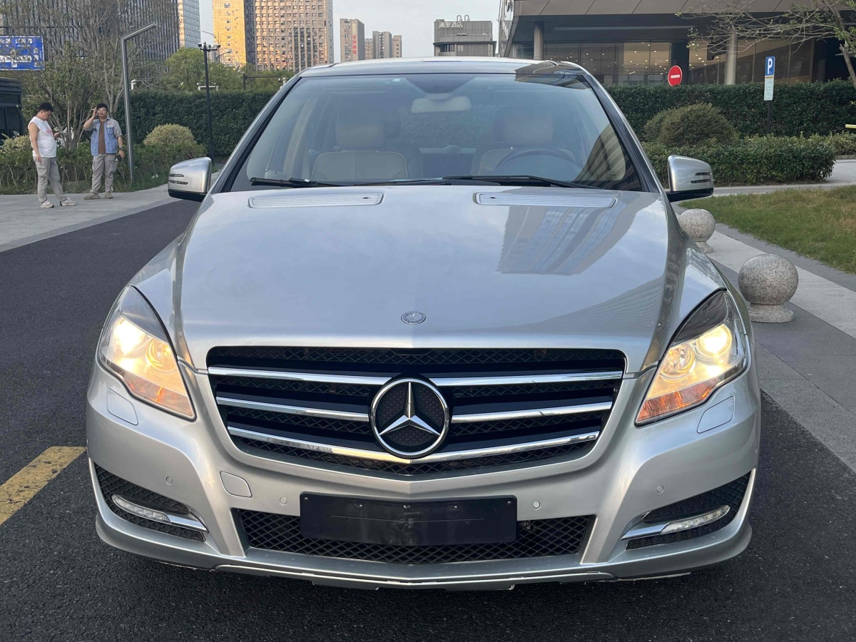 2011年6月奔馳 奔馳R級  2010款 R 350 L 4MATIC