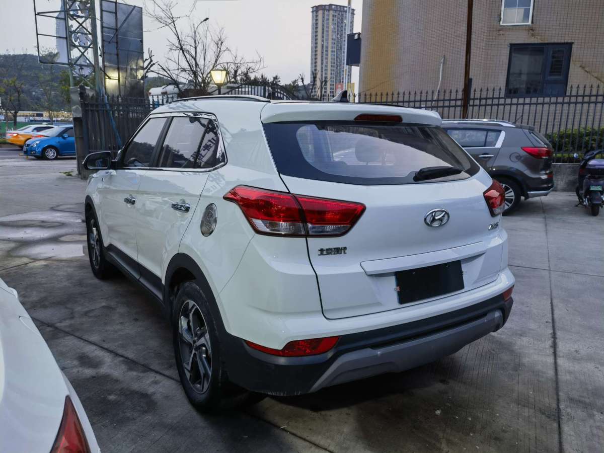 现代 ix25  2019款 1.6L 自动智能型纪念款图片