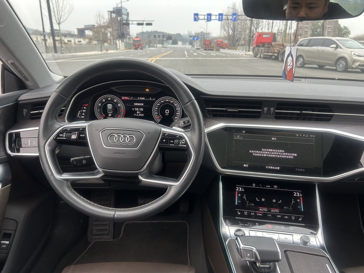 奧迪 奧迪A7L  2022款 45 TFSI quattro S-line 圣騎士圖片