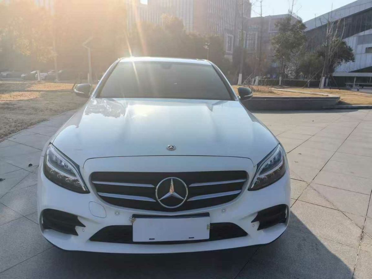 奔馳 奔馳GLE  2020款  GLE 350 4MATIC 時(shí)尚型圖片