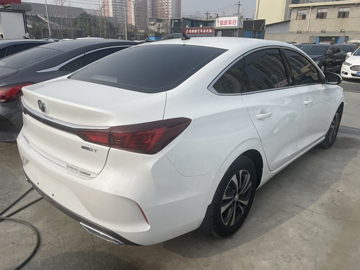 長(zhǎng)安 逸動(dòng)  2020款 PLUS 藍(lán)鯨NE 1.4T GDI DCT尊貴型圖片